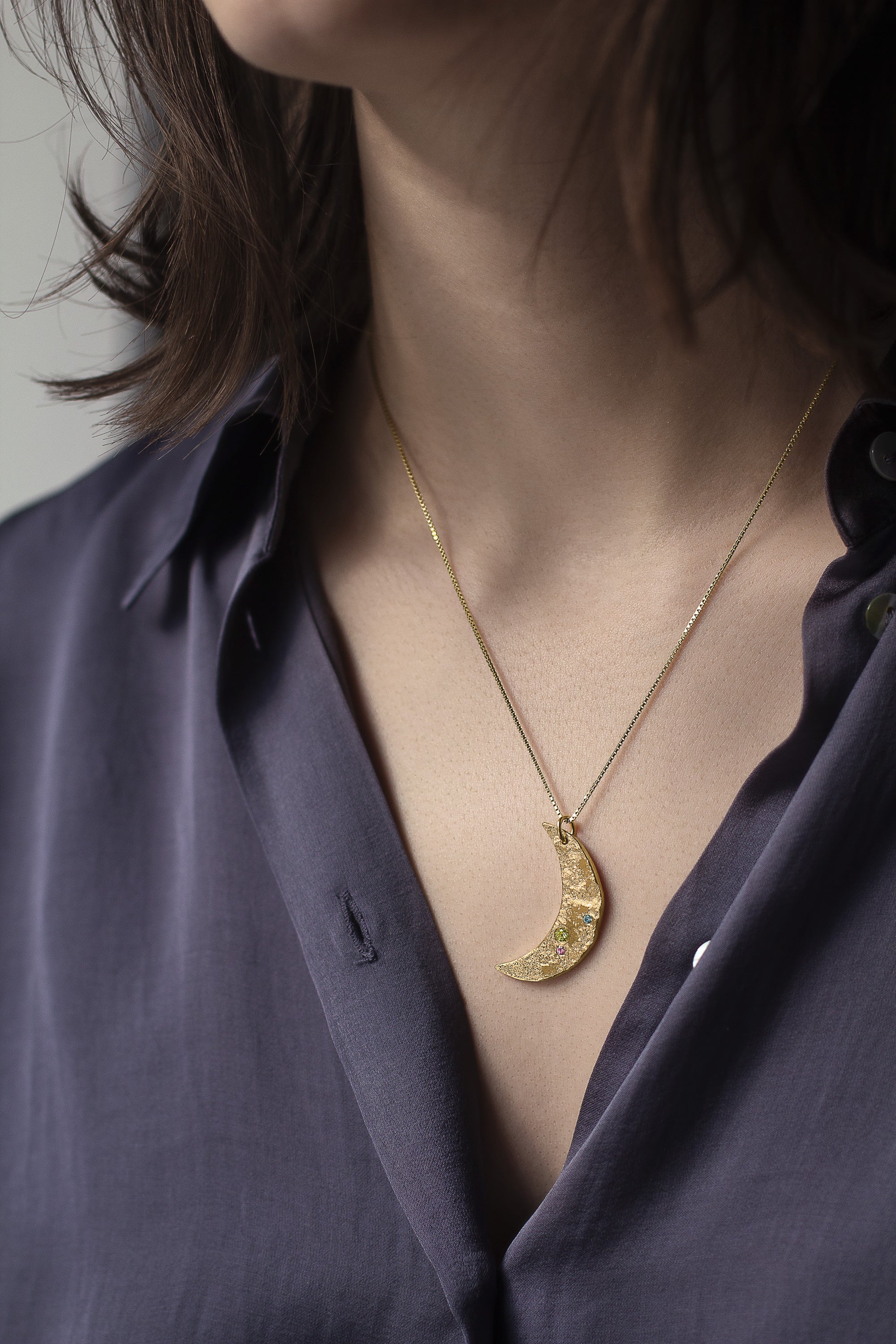 日本特売gold crescent moon necklace ネックレス